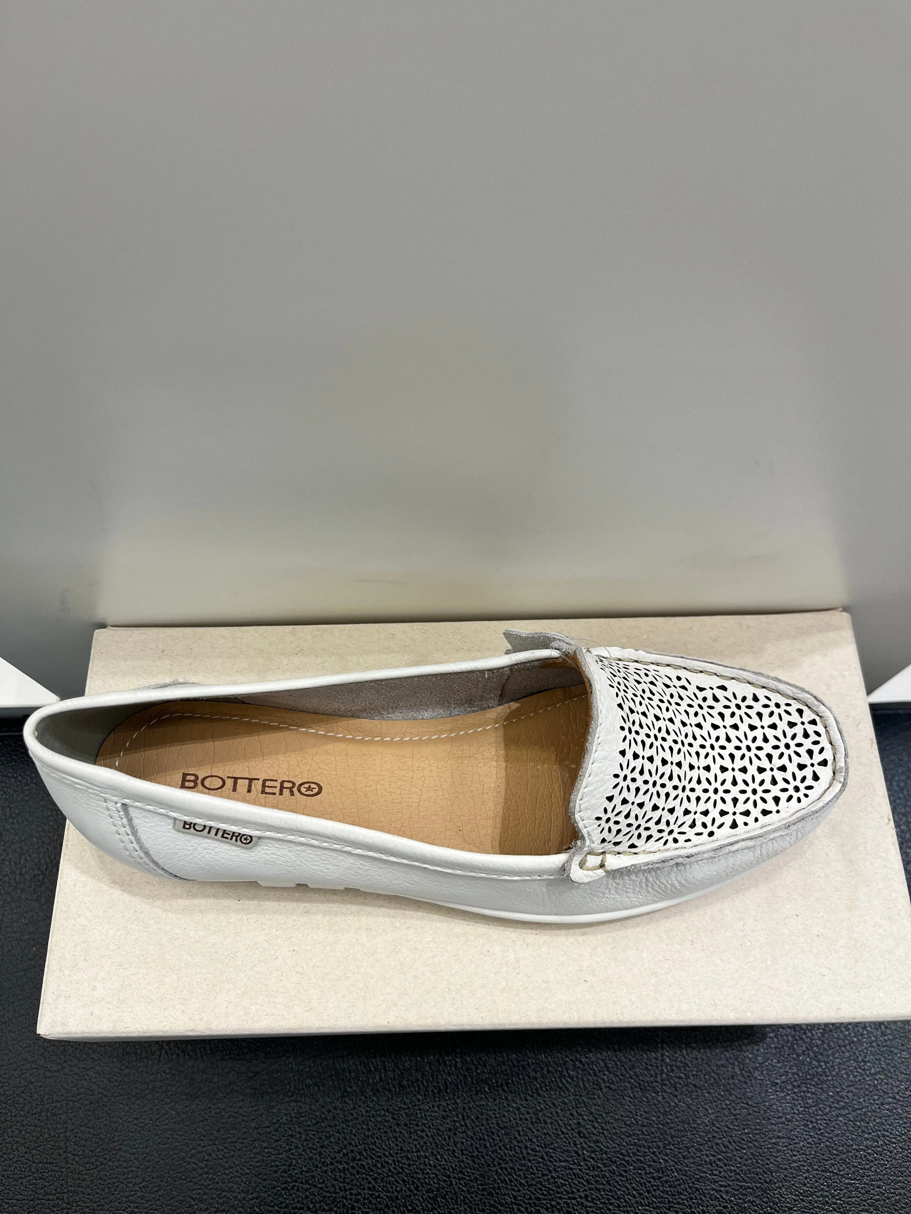 Bottero Women's Ibis Slip On Loafers- White