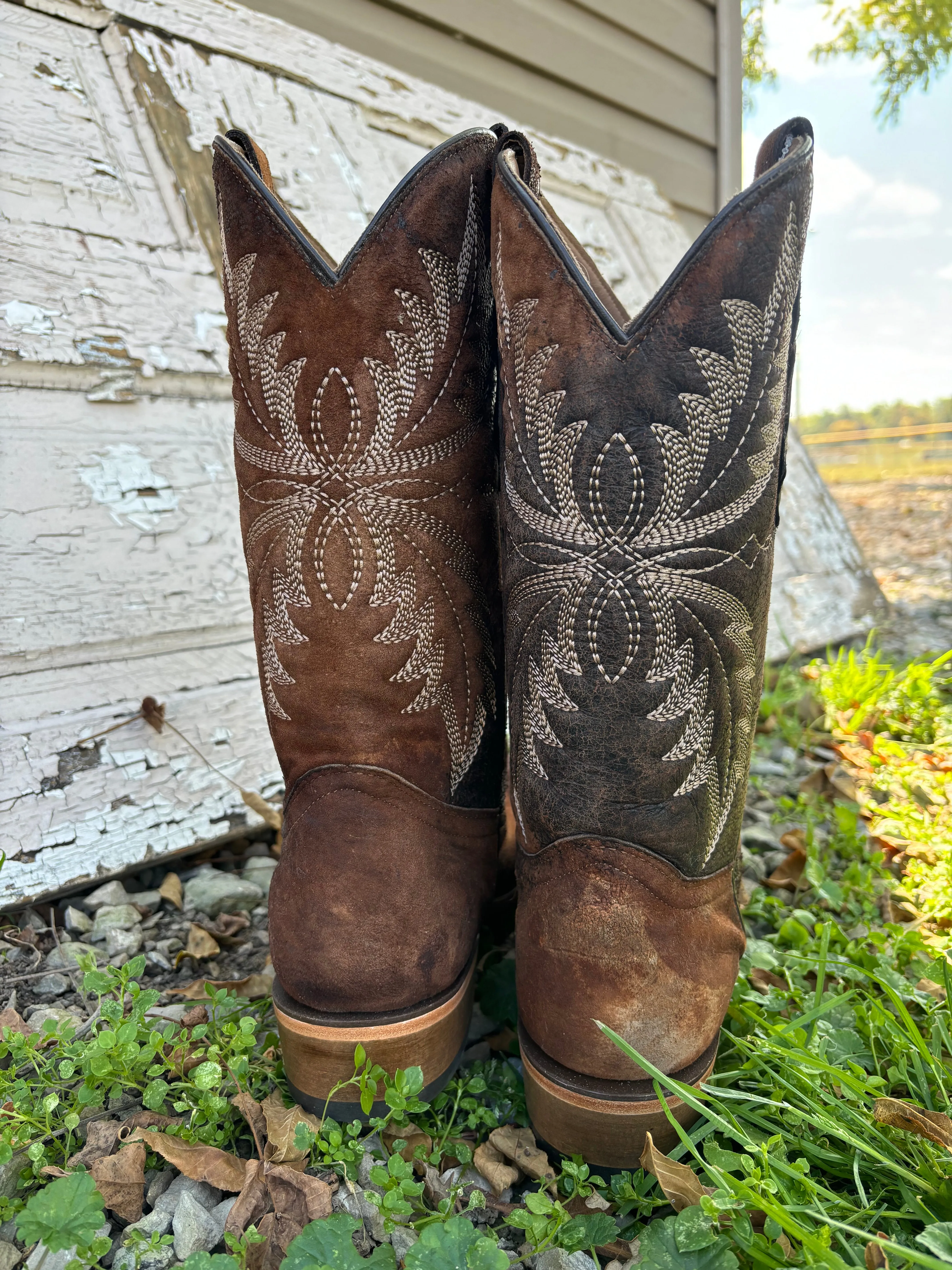 Corral Men's Chocolate Lamb Leather Embroidered Narrow Square Toe Cowboy Boots C4023