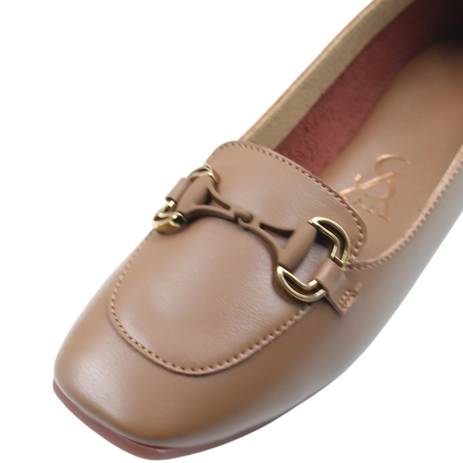 Interlinked buckle loafers