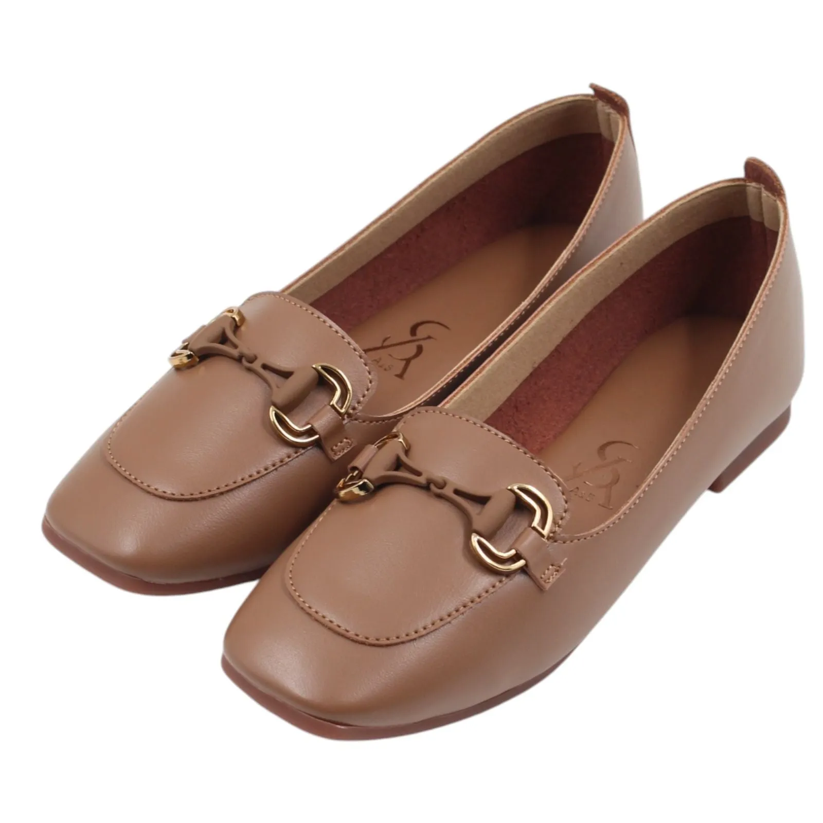 Interlinked buckle loafers
