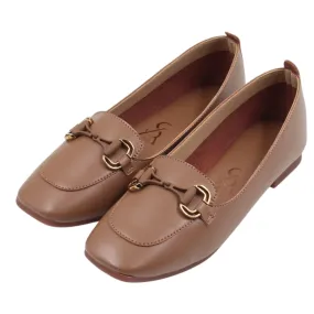 Interlinked buckle loafers
